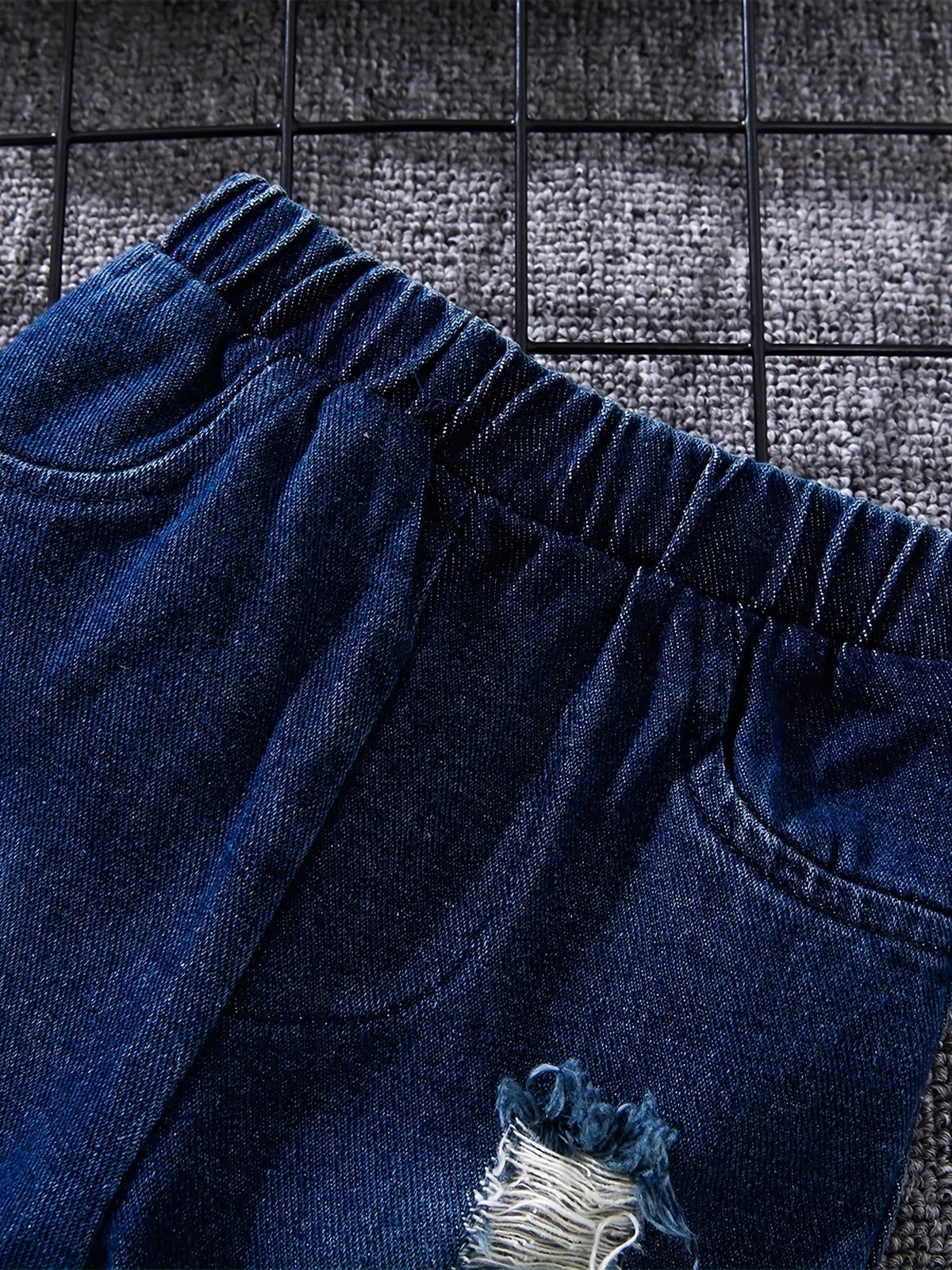 Zestaw polo w kratę z jeansami