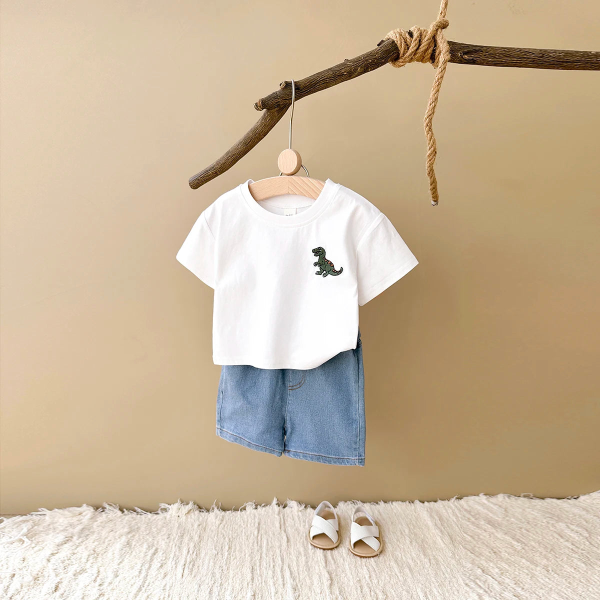 Zestaw Dino T-shirt i szorty