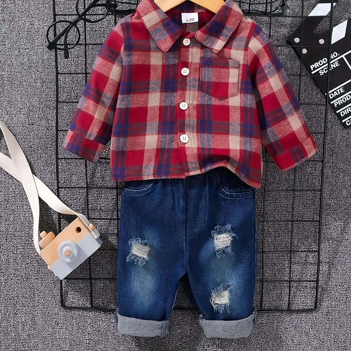 Zestaw polo w kratę z jeansami